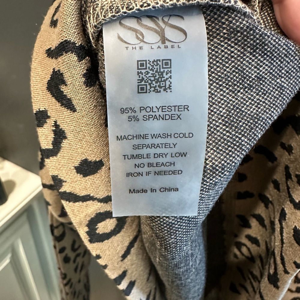 SSYS The Label | Tan and Black Animal Print Sweatshirt | Medium - Picture 7 of 7